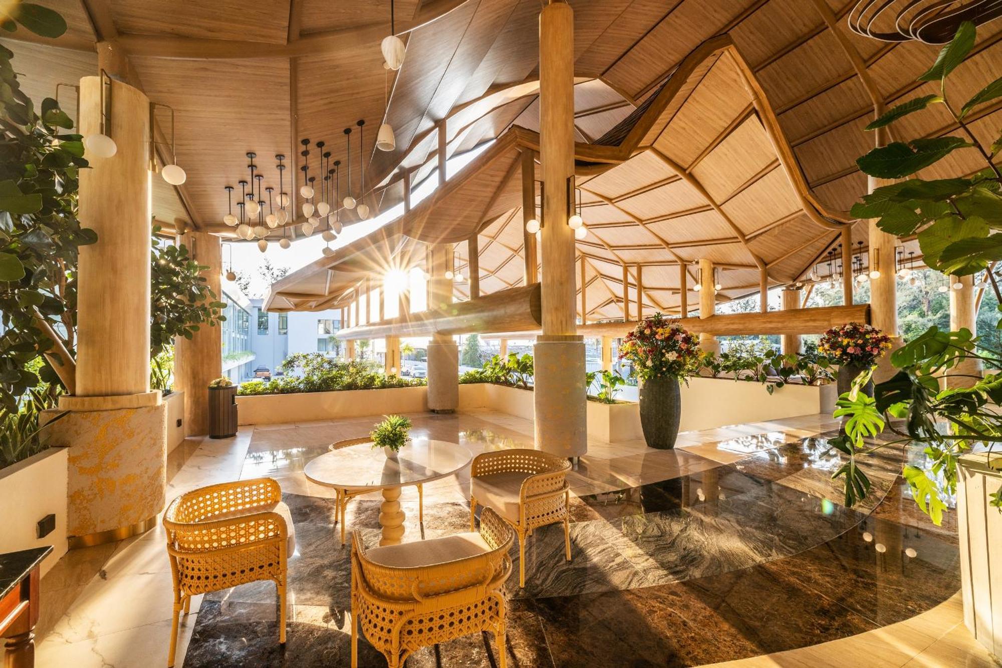 Phuket Emerald Beach Resort Karon Eksteriør bilde